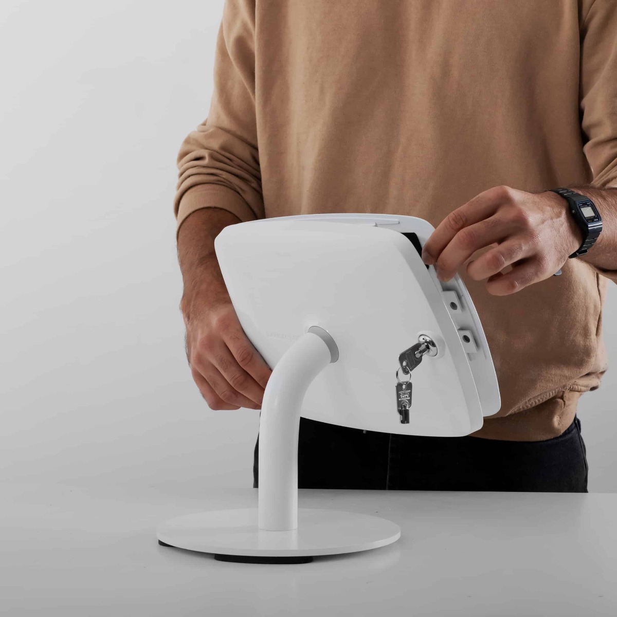 Bouncepad Counter 60 freistehende Tablet Halterung abschließbar