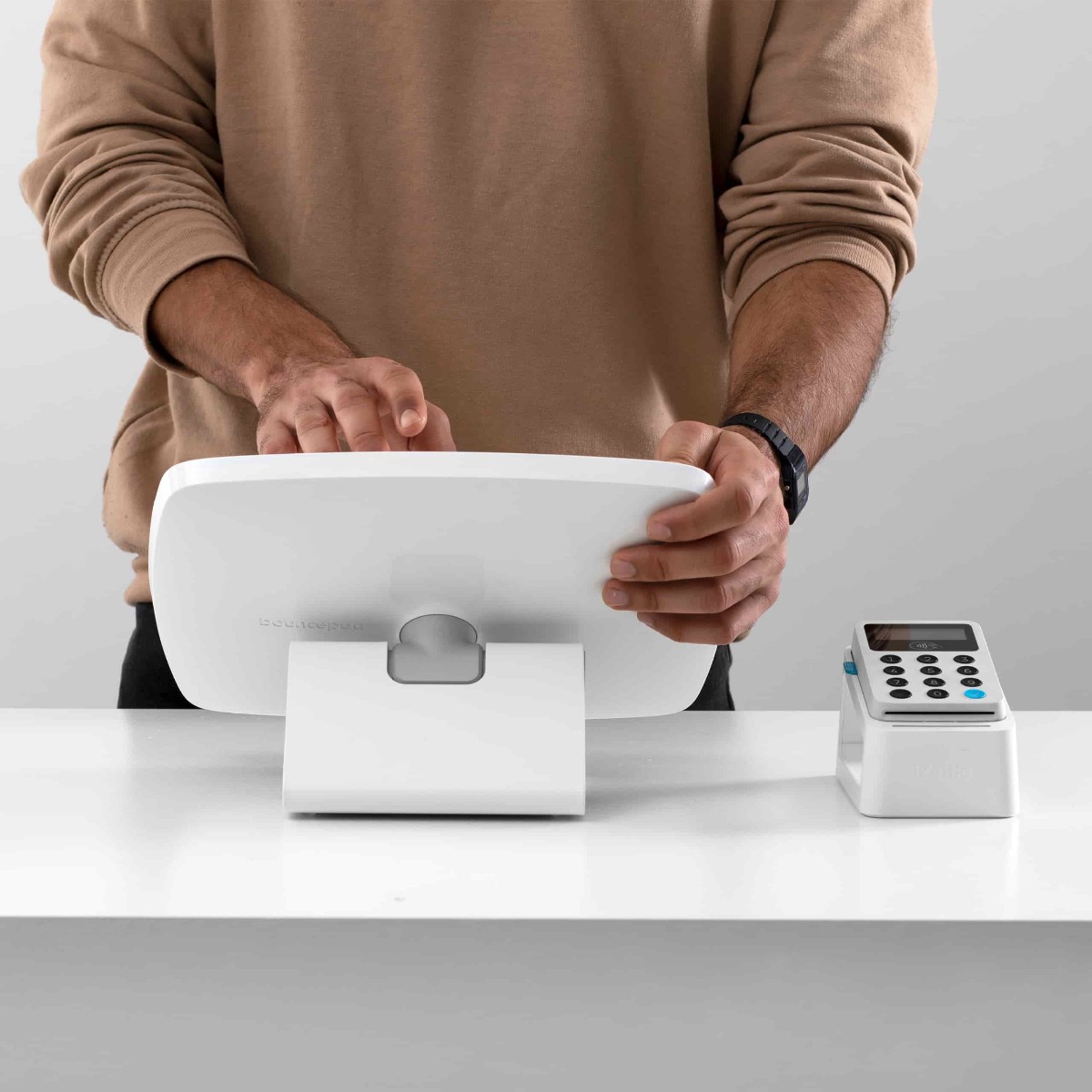 Bouncepad Flip kippbare Tablet / iPad Halterung