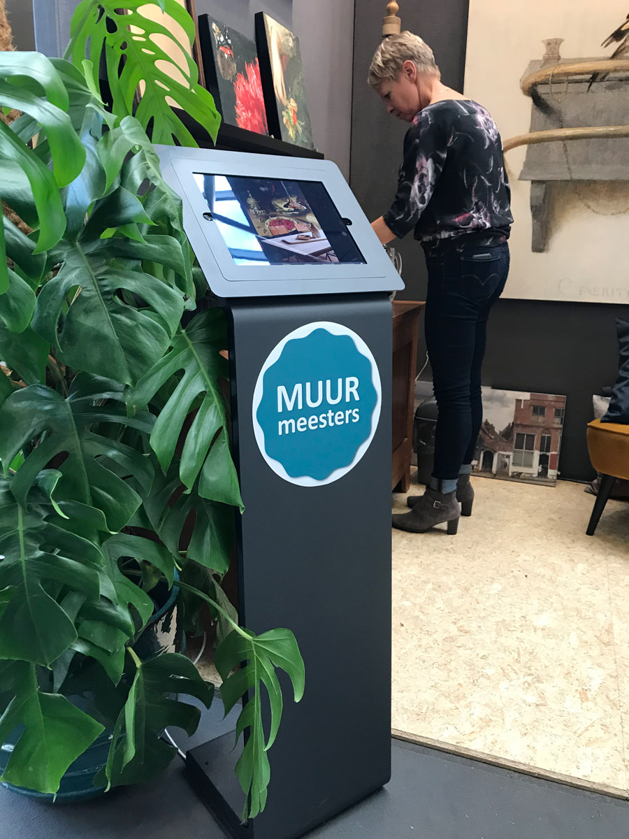 iPad Bodenständer schwarz - Einzelhandel