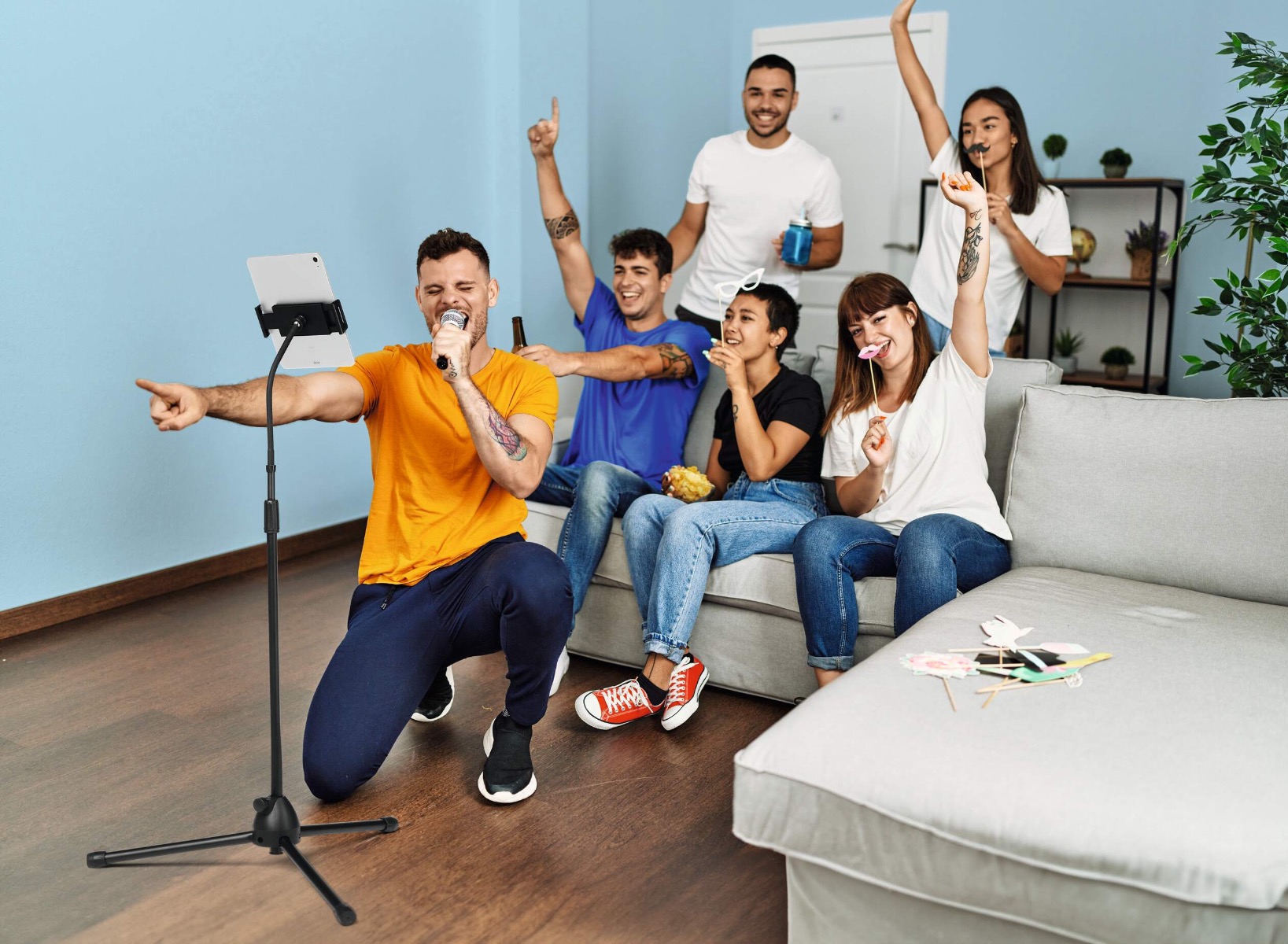 Universeller Tablet Bodenständer mit flexiblem Arm